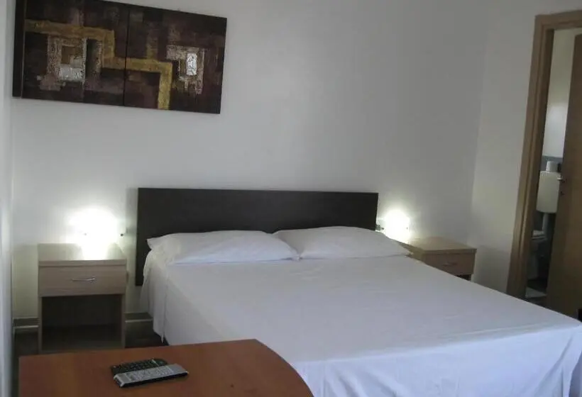 エコノミー４人部屋, B&b Torrefano