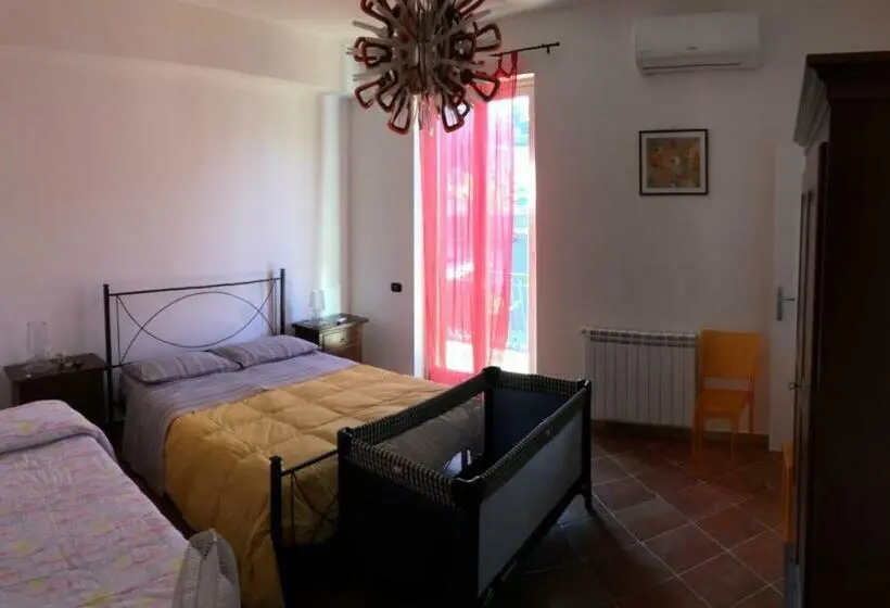 Basic Kolmen Hengen Huone, B&b Villa Zia Febronia
