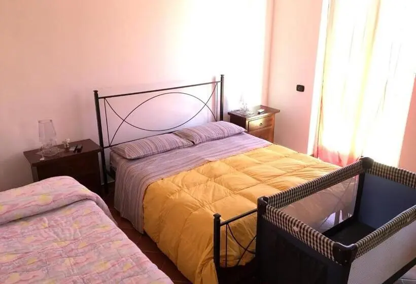 Basic Kolmen Hengen Huone, B&b Villa Zia Febronia