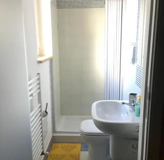Basic Kolmen Hengen Huone, B&b Villa Zia Febronia