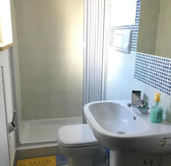 Basic Kolmen Hengen Huone, B&b Villa Zia Febronia