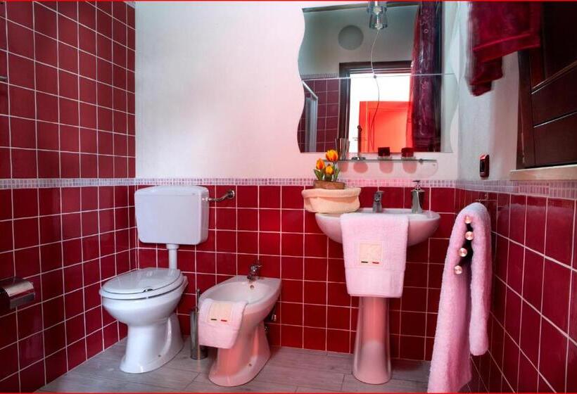 베이직 3인 룸, Ai Parchi Dei Parrini