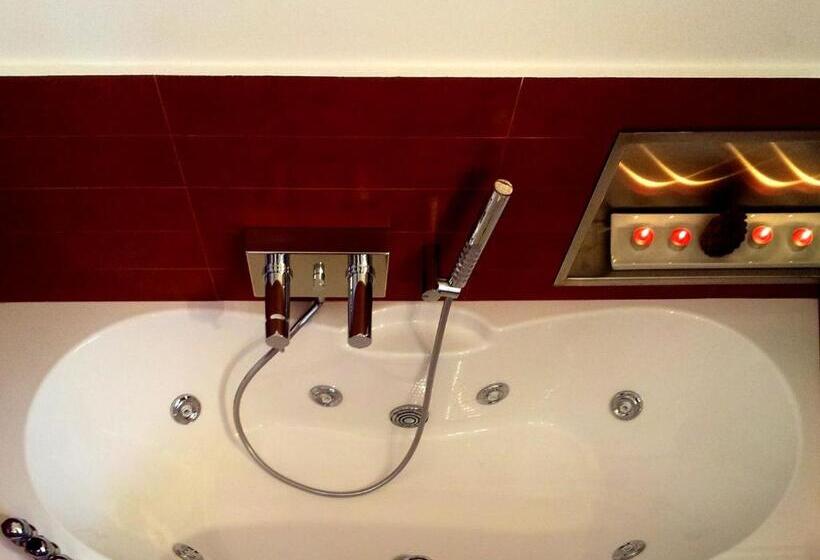 غرفة قياسية, Alfieri Cottage