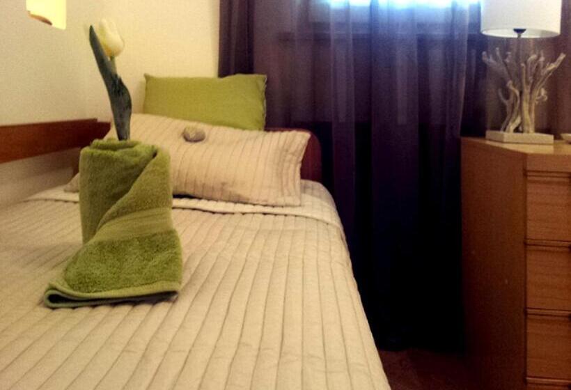 غرفة قياسية, Alfieri Cottage