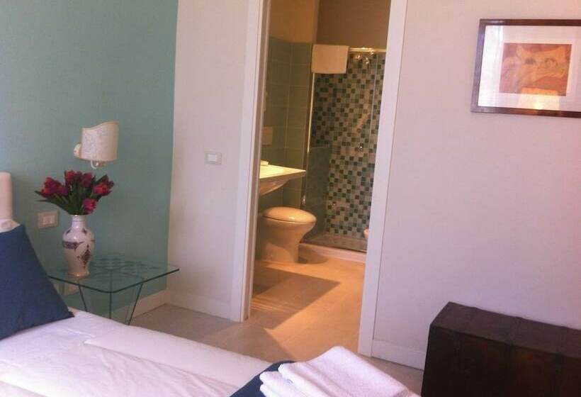 اتاق استاندارد, Audrey & Me