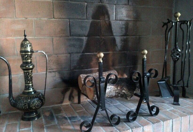 اتاق استاندارد چهار تخته, Audrey & Me