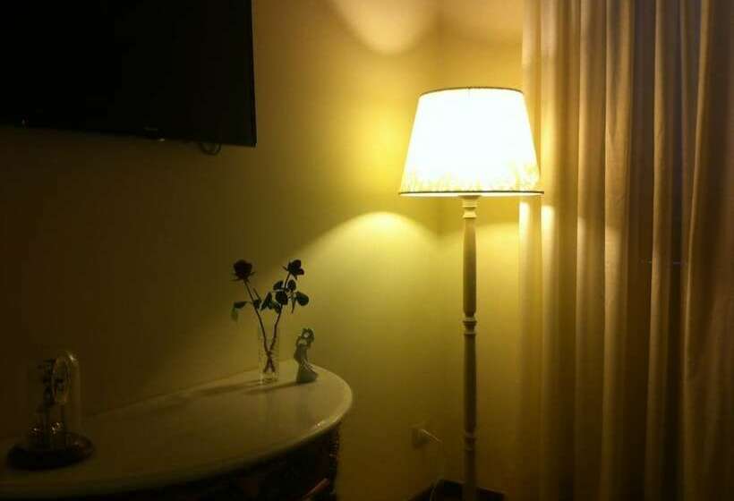 اتاق استاندارد, Audrey & Me