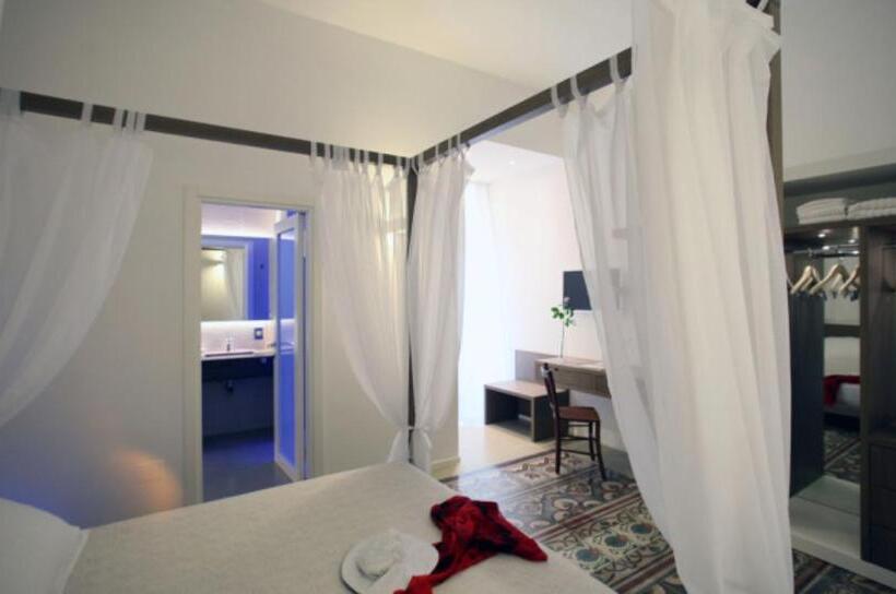 اتاق لوکس با تخت بزرگ, Dimora Del Dragone