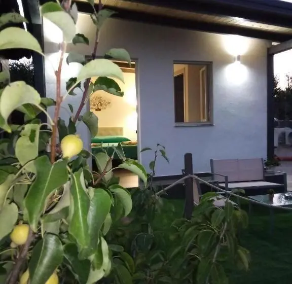 اتاق لوکس, La Bianca Scogliera