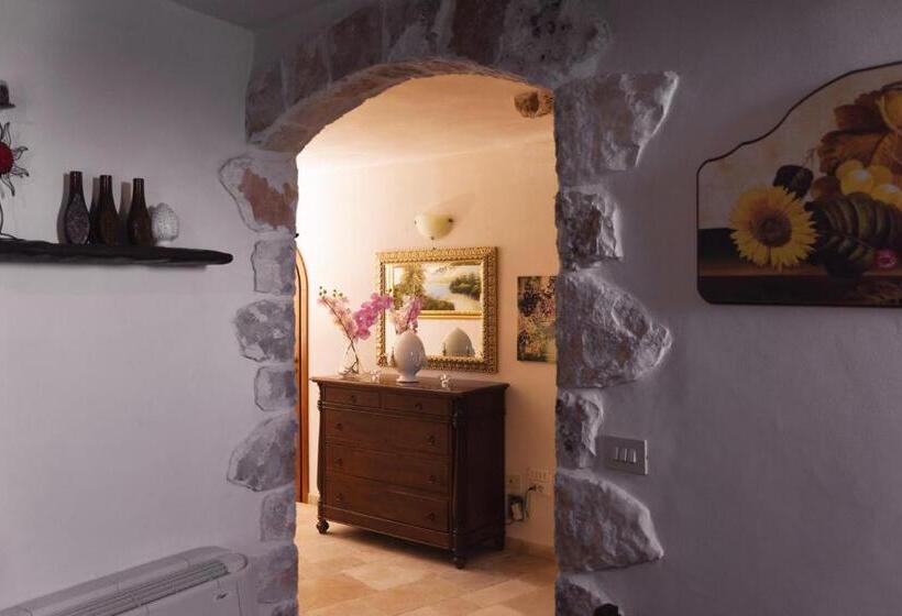 شقة غرفتين, Masseria Montanaro