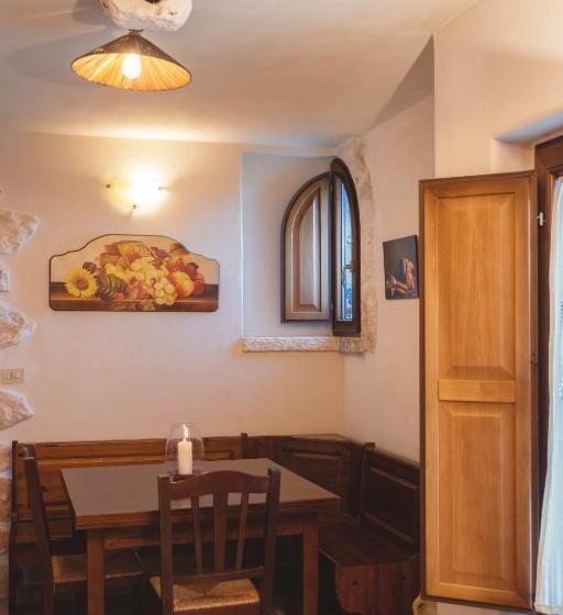 شقة غرفتين, Masseria Montanaro