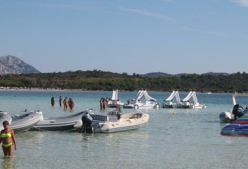 غرفة قياسية ثلاثية, Sabrina Airport