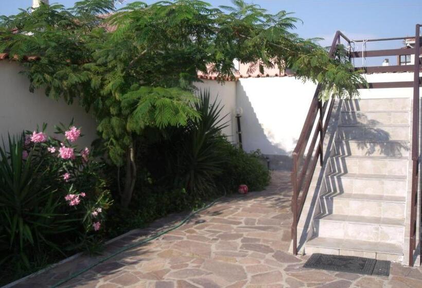 غرفة قياسية رباعية, Sabrina Airport