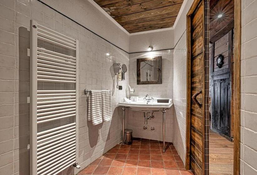 جناح جونيور, Chalet Bragard