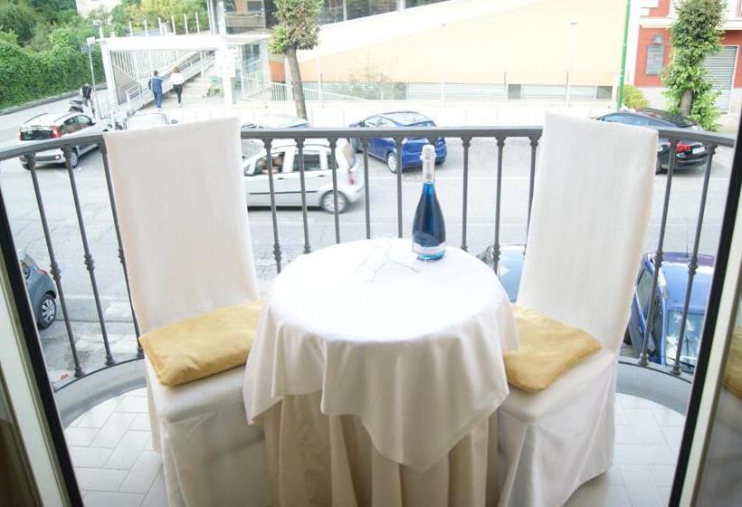 Номер Стандарт, Elio