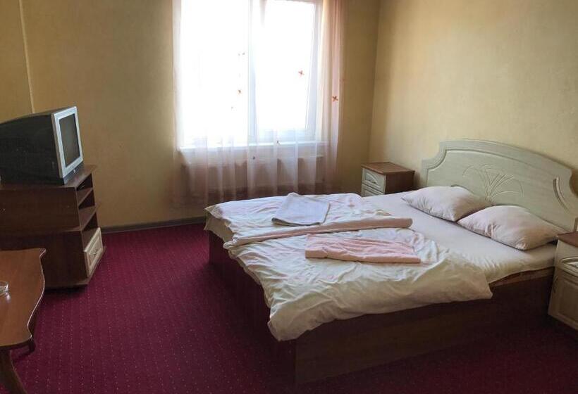 Номер Стандарт, Power House