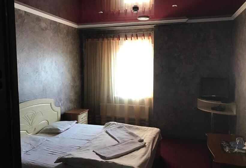 Номер Стандарт, Power House