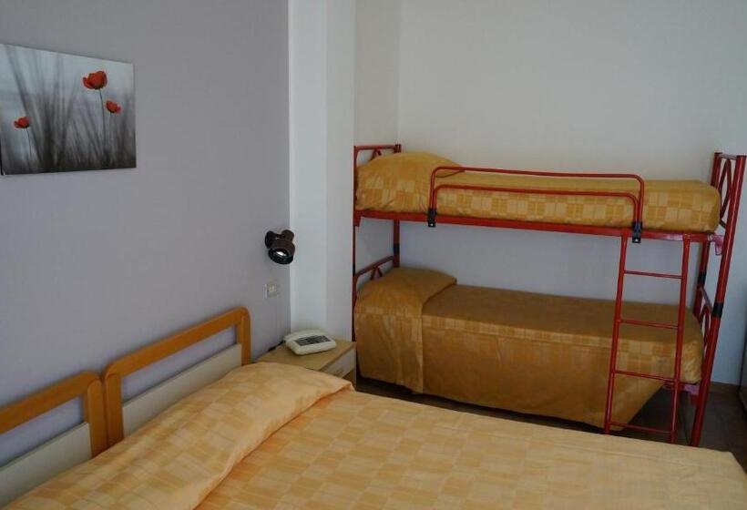 غرفة عائلية, Quattropalme