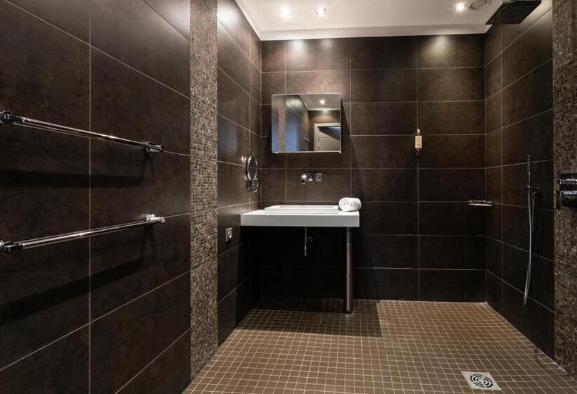 テラス付きスタンダードルーム, Roc