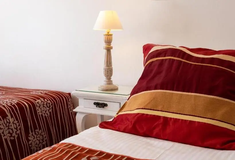 Habitació Triple Estàndard amb Balcó, Roc