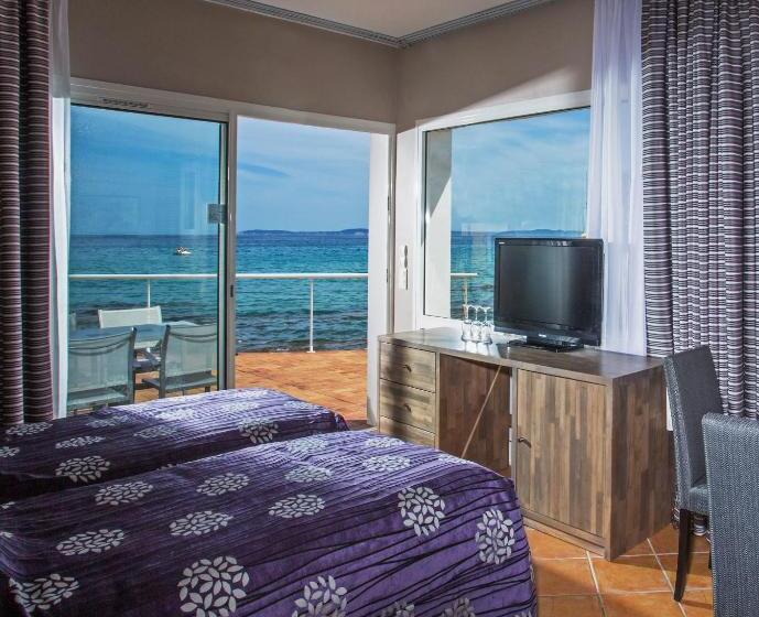 Triple Room Sea View, Roc