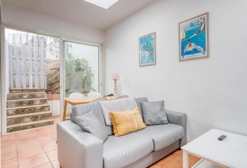 1階の1ベッドルームアパートメント, Roc