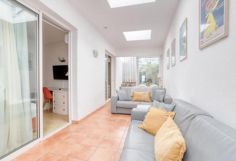 1階の1ベッドルームアパートメント, Roc