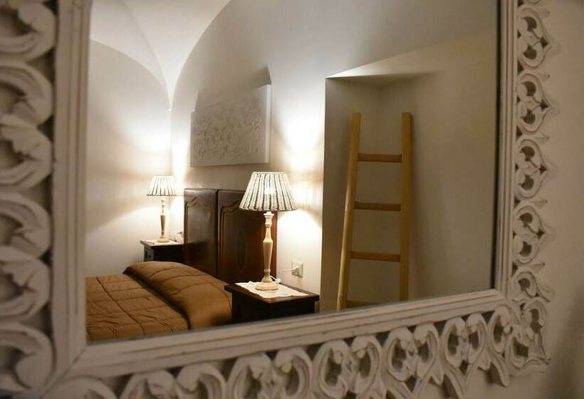 带泳池观景的豪华房, Coppola Di Seta