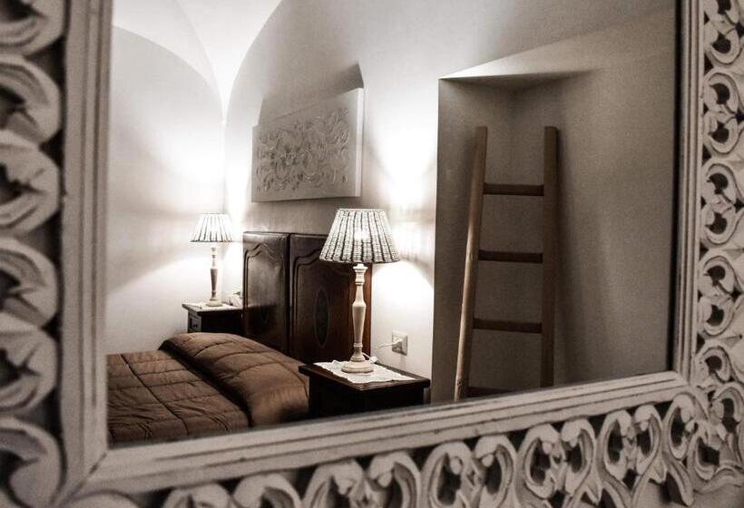 带泳池观景的豪华房, Coppola Di Seta