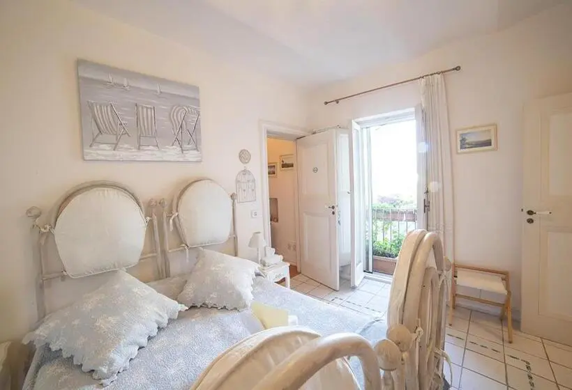 オーシャンビュースタンダードルーム, Villa La Bouganville