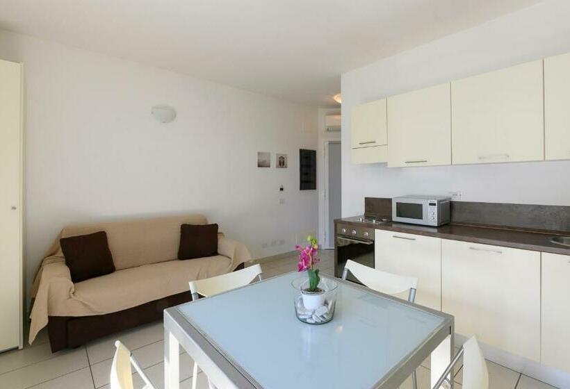 דירת חדר עם נוף לים ומרפסת, Dominio Mare Resort & Spa