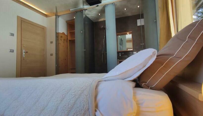 Номер Стандарт Вид на Озеро, Albergo Chalet Lago Antorno