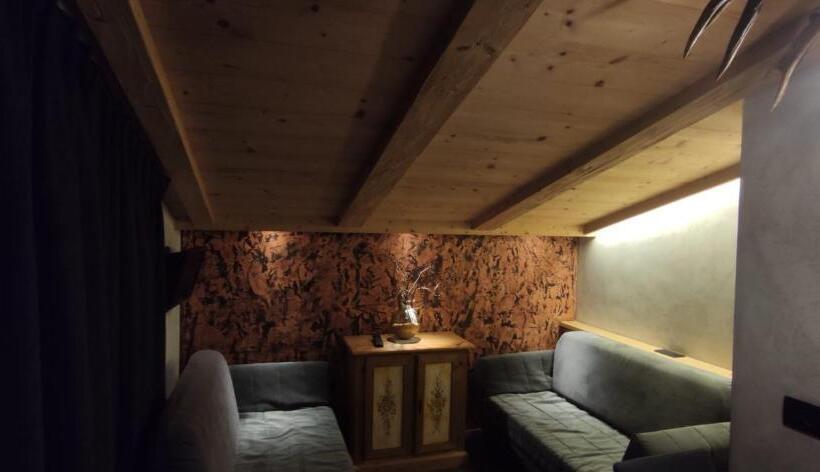 Suite with lake view, Albergo Chalet Lago Antorno