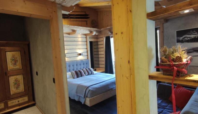 Suite with lake view, Albergo Chalet Lago Antorno