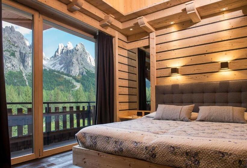 Suite with lake view, Albergo Chalet Lago Antorno