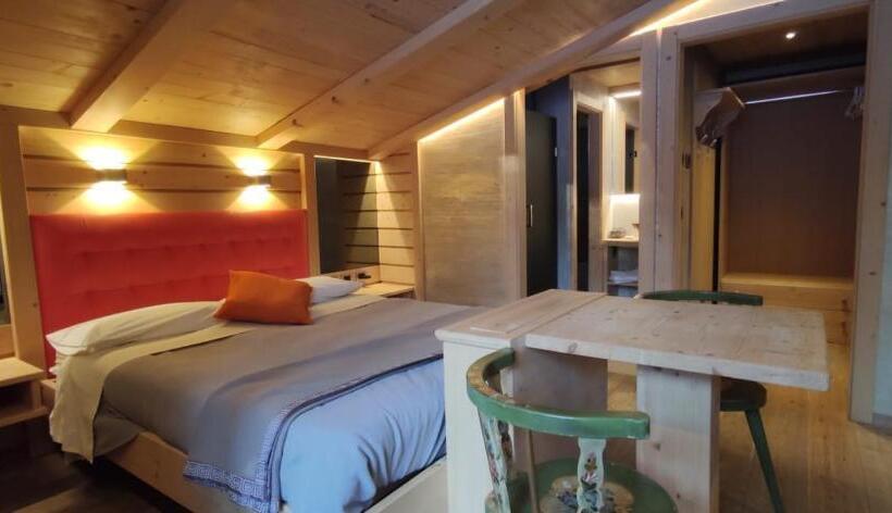 可观山景的小型套房, Albergo Chalet Lago Antorno