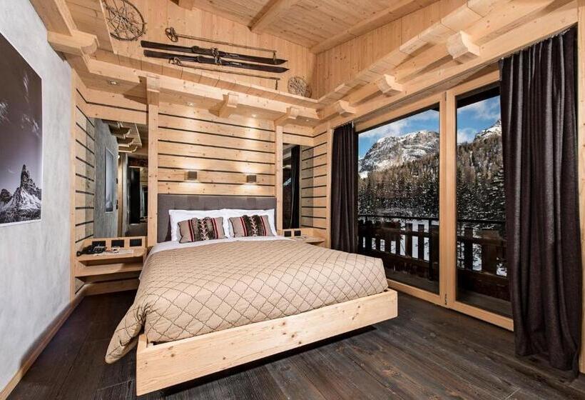 Suite with lake view, Albergo Chalet Lago Antorno