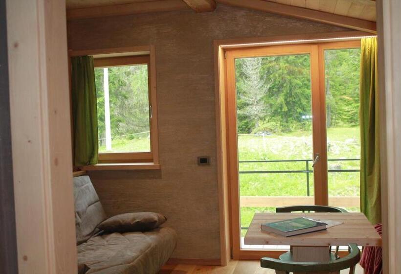 可观山景的小型套房, Albergo Chalet Lago Antorno