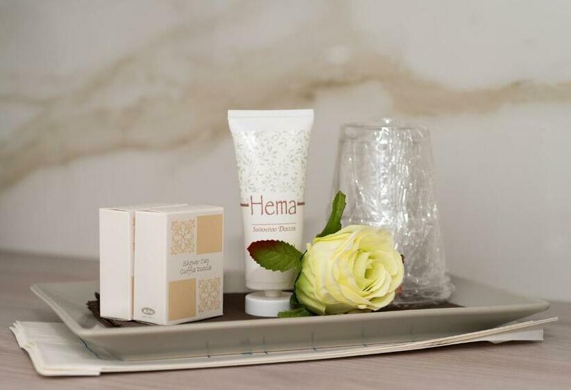 高级大房间, Da Si Si