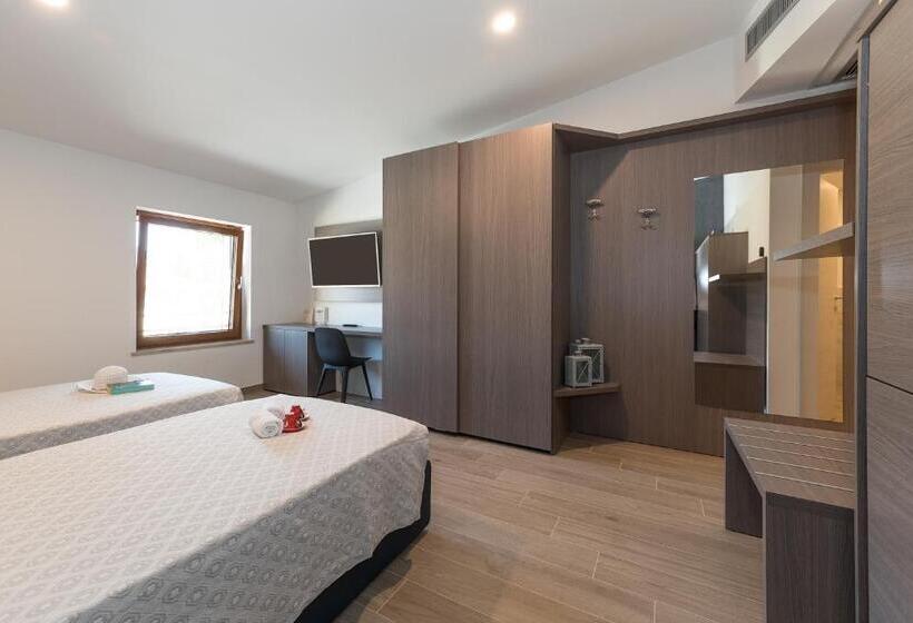 高级大房间, Da Si Si