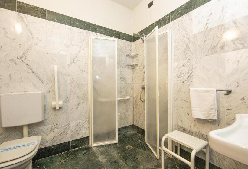 חדר סטנדרט לשלושה, Il Gelso