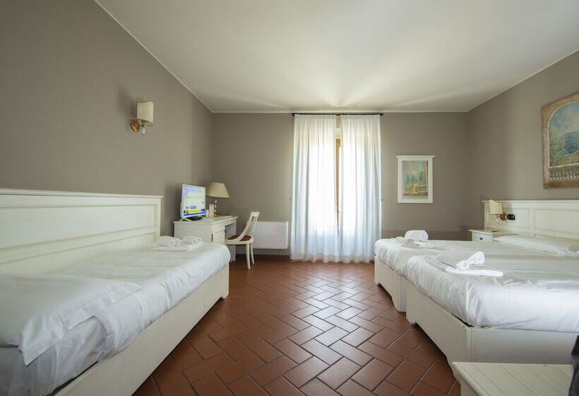 חדר סטנדרט לשלושה, Il Gelso