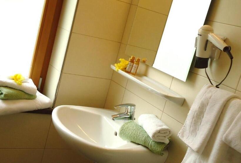 Номер Стандарт, Klammwirt