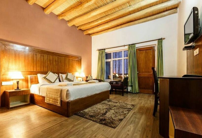 Chambre Deluxe, Reenam