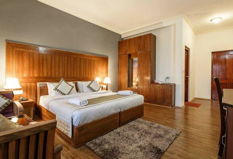 Chambre Deluxe, Reenam