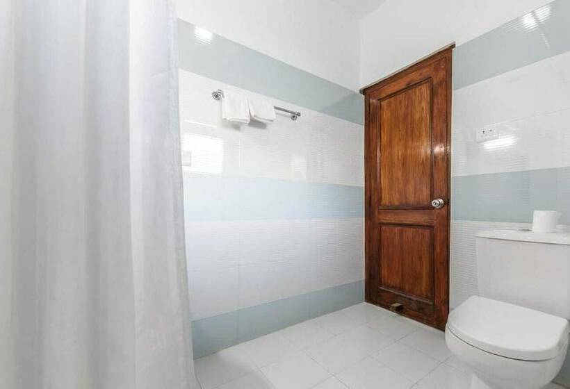 Chambre Deluxe, Reenam