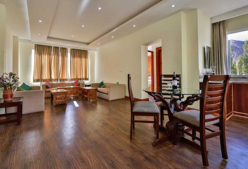 Suite Supérieure, Reenam