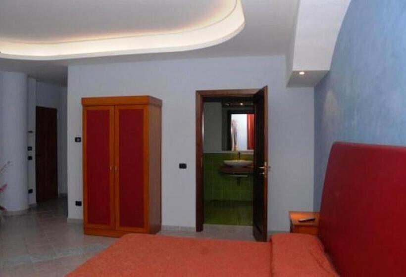 Номер Deluxe, Stefano A Melito