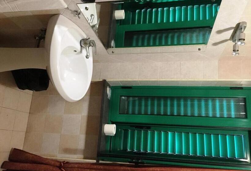 Номер Стандарт Индивидуальный, Stefano A Melito