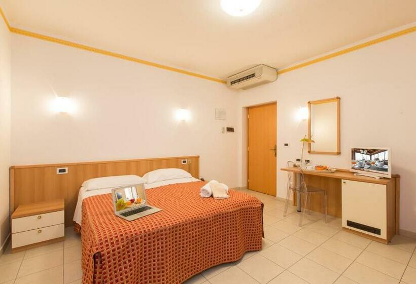 Номер Стандарт, Ristorante Hotel Lucia 100 Mt Dal Mare